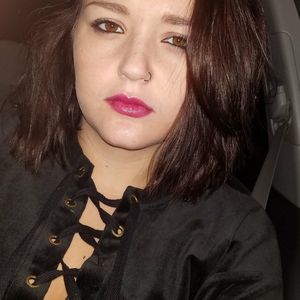 Meet your Posher, Chloe